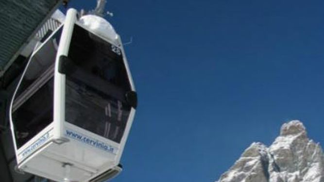 Rescatan a 130 personas atrapadas en un telecabina de los Alpes en Nochebuena