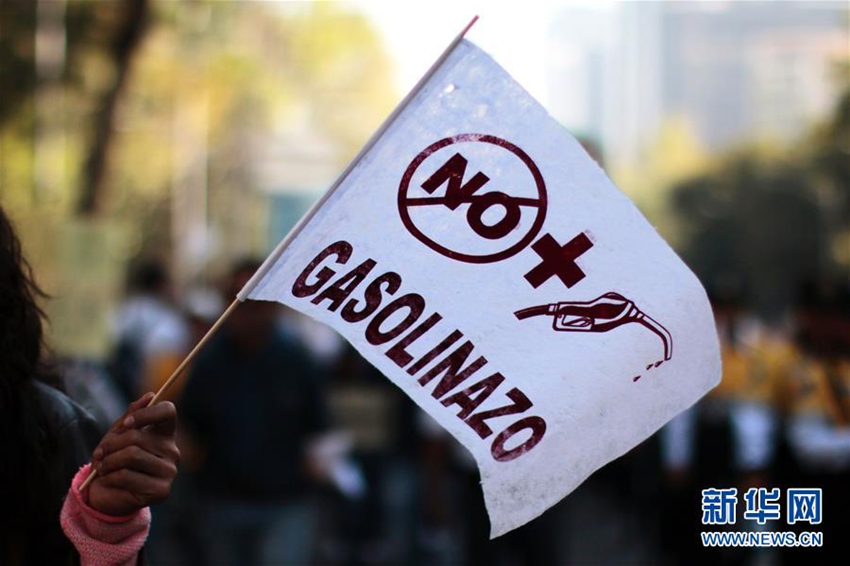 Saqueos en protestas por el aumento de la gasolina en México2
