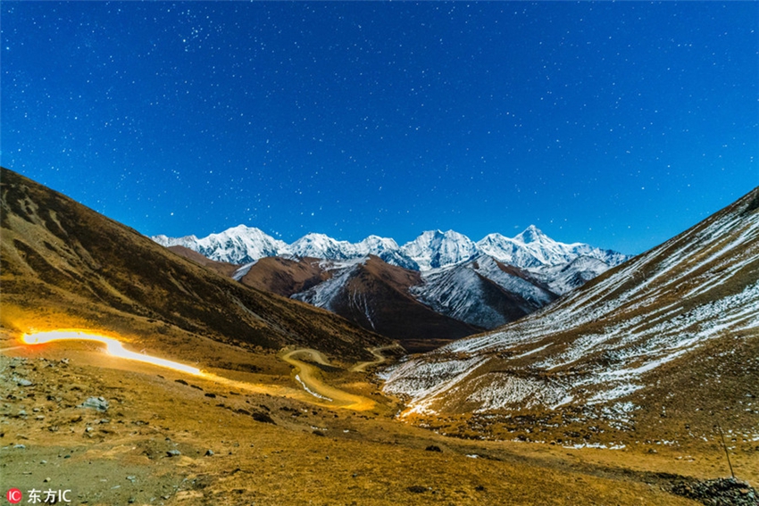 Espectaculeres paisajes de montañas nevadas en el occidente de Sichuan2