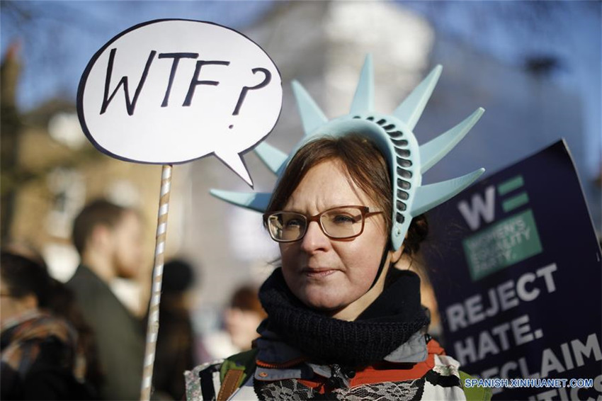 &apos;Marcha de Mujeres&apos; y protesta frente a la Embajada de Estados Unidos de América en Londres