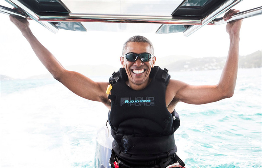 Deliciosas vacaciones post-presidencia de Obama: sol y kitesurf