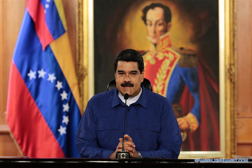 Maduro participa en entrega de créditos para juventud y viviendas