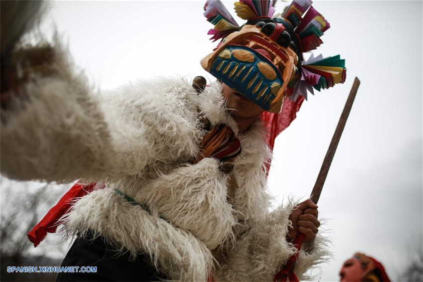 Gansu: Chigezhou, baile para los Dioses de las Montañas, una danza tradicional Baima