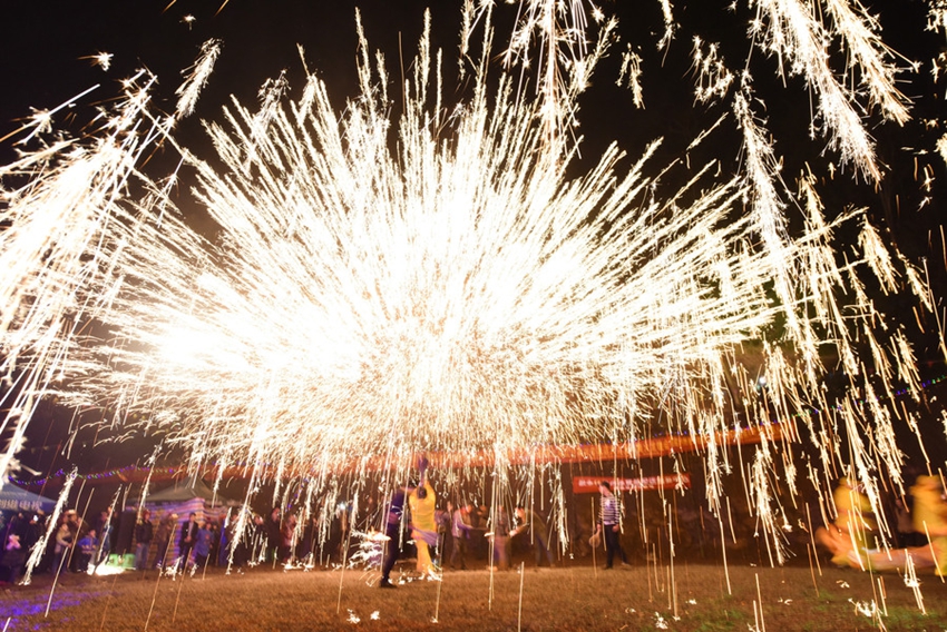 La tradición ilumina el camino para la Fiesta de los Faroles6