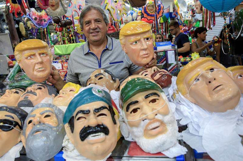 Trump tiene un lugar privilegiado en el carnaval de Brasil4