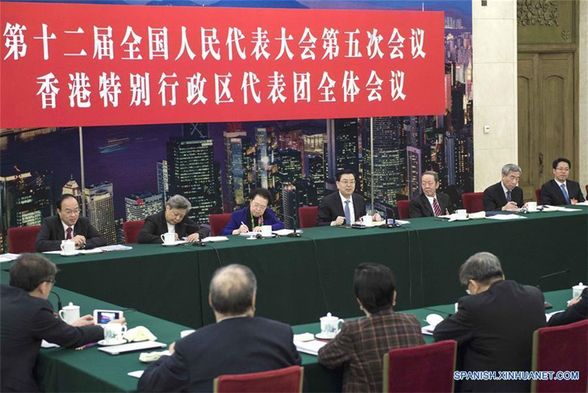 Líderes chinos participan en debates con legisladores y asesores políticos