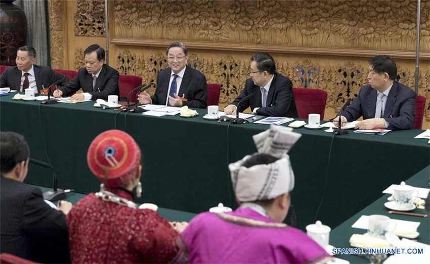 Líderes chinos analizan con legisladores economía y Franja y Ruta