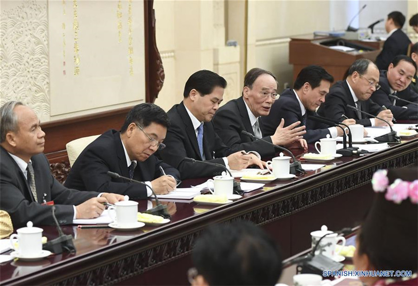 Líderes chinos analizan con legisladores economía y Franja y Ruta