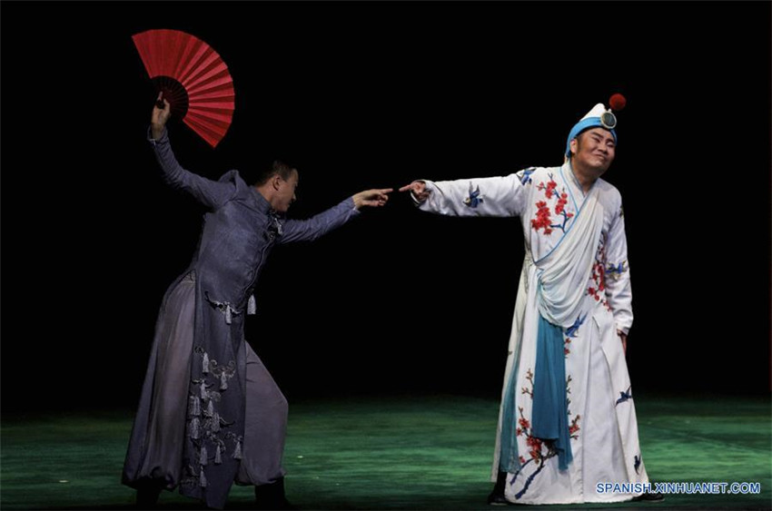 Opera de Peking 'Fausto', en Italia