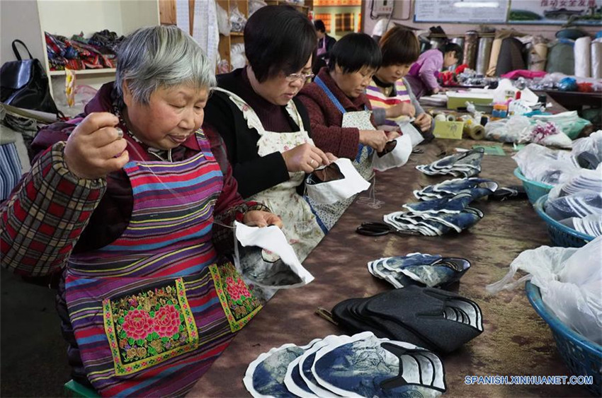 Patrimonio Cultural Intangible: técnica de elaboración de calzado tradicional