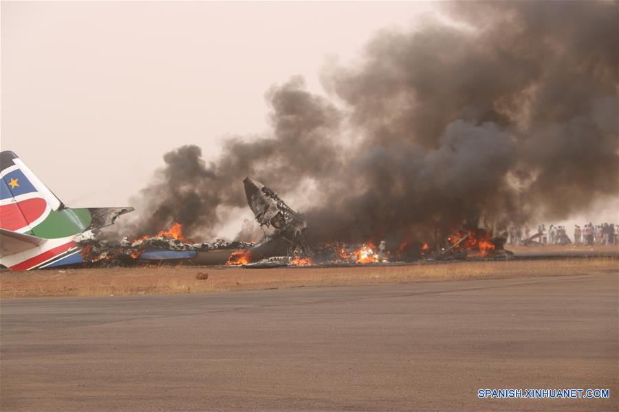 Avión de pasajeros se estrella en Sudán del Sur, reportan 16 heridos