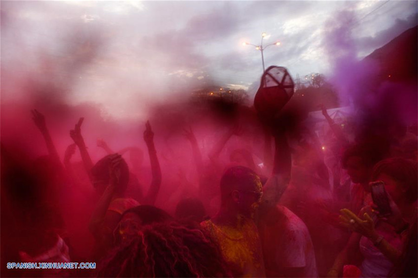 Venezuela: Festival Holi de los Colores en Caracas