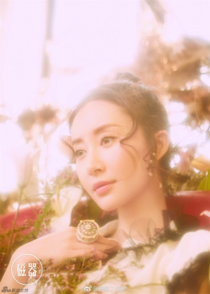 Actriz china Shu Chang se viste como princesa de flores