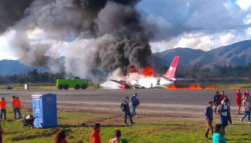 Avión de Peruvian Airlines se incendió en aeropuerto de Jauja