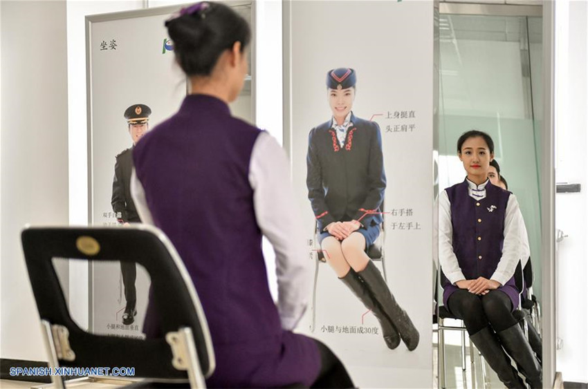 Harbin: Entrenamiento de azafatas recién reclutadas para tren
