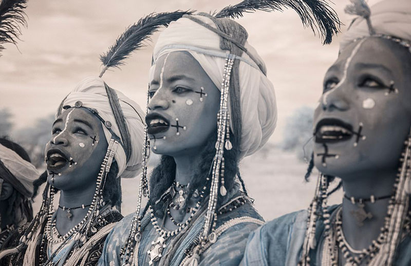 Tribus indígenas observadas a través de la lente de infrarrojos