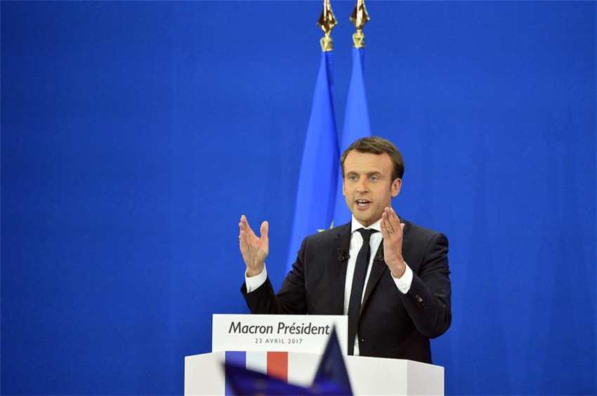 Macron encabeza primera ronda de elección presidencial francesa