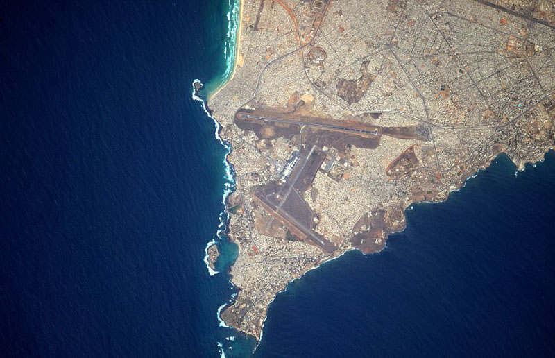 Así se ven los aeropuertos desde el espacio12