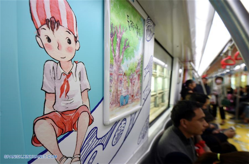 Dibujos animados exhibidos en tren del metro en Hangzhou