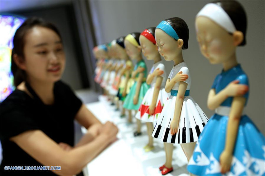 Exhibición sobre espíritu contemporáneo de mujer, en Beijing
