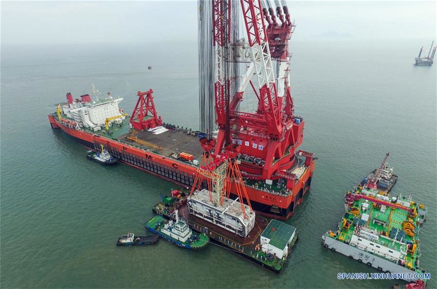 Instalan en China componente clave de puente marítimo más largo del mundo