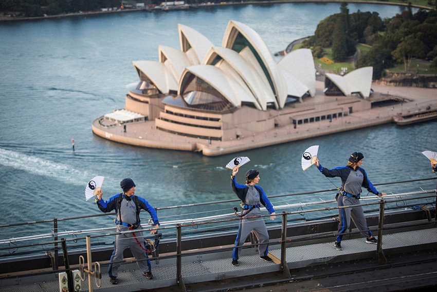 El Tai chi revela sus encantons sobre el Puente de la bahía de Sídney3
