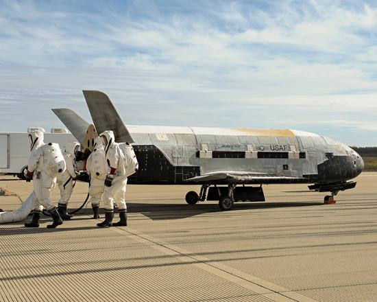 Avión espacial X-37B de EEUU regresa a la Tierra después de misión secreta
