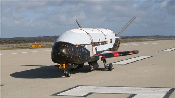 Avión espacial X-37B de EEUU regresa a la Tierra después de misión secreta