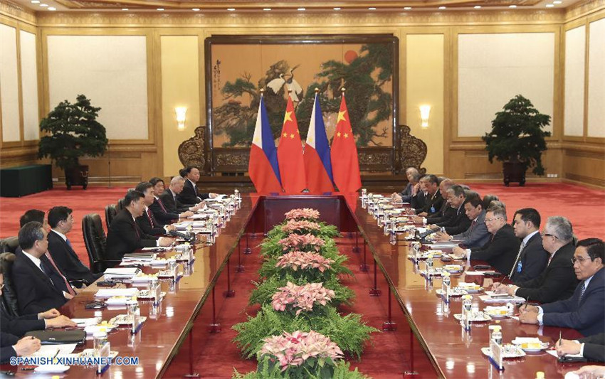 Xi Jinping pide alinear estrategias de desarrollo de China y Filipinas
