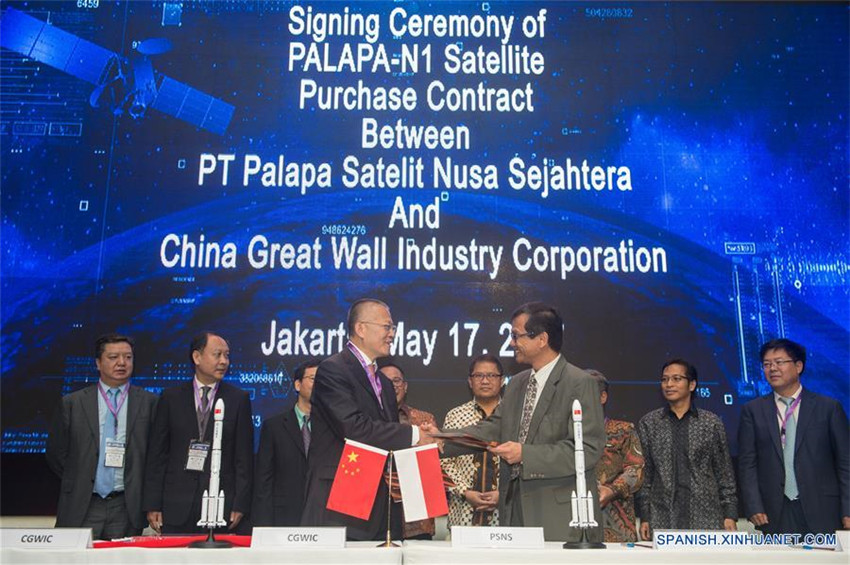 Empresas de China e Indonesia firman contrato sobre paquete de satélite