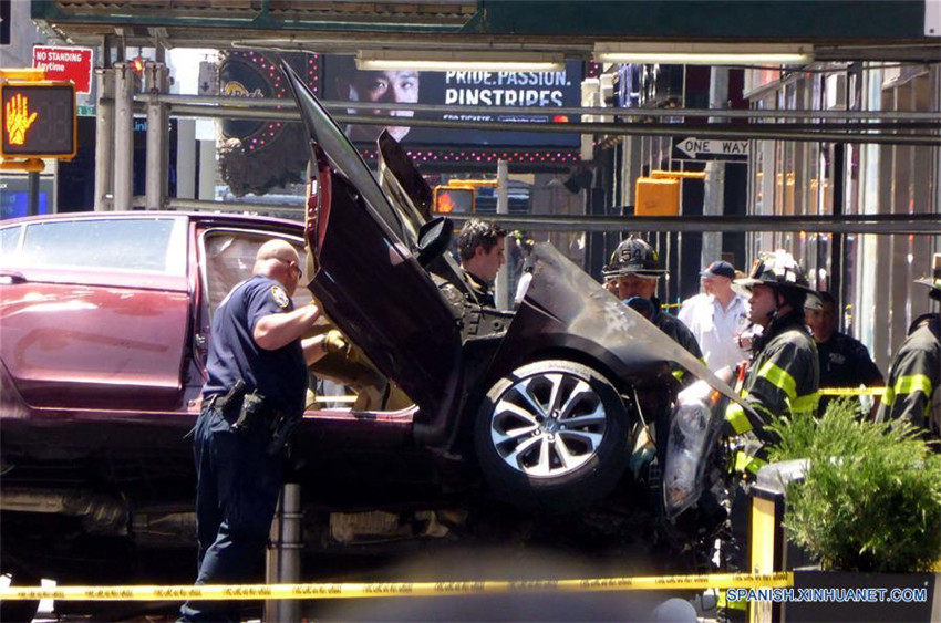 Ponen bajo custodia a un hombre tras incidente en Times Square
