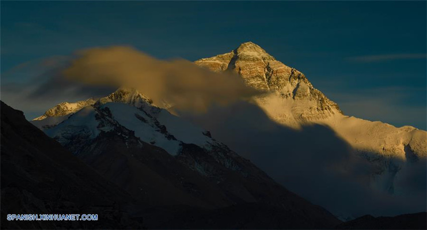 Monte Qomolangma, el pico más alto del mundo