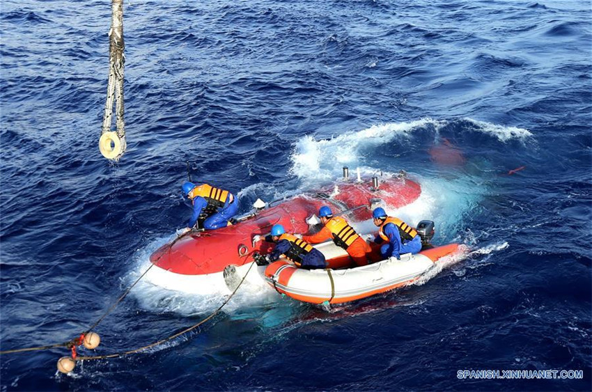 Jiaolong realiza segunda de sus cinco inmensiones en tercera etapa de 38 expedición oceánica de China