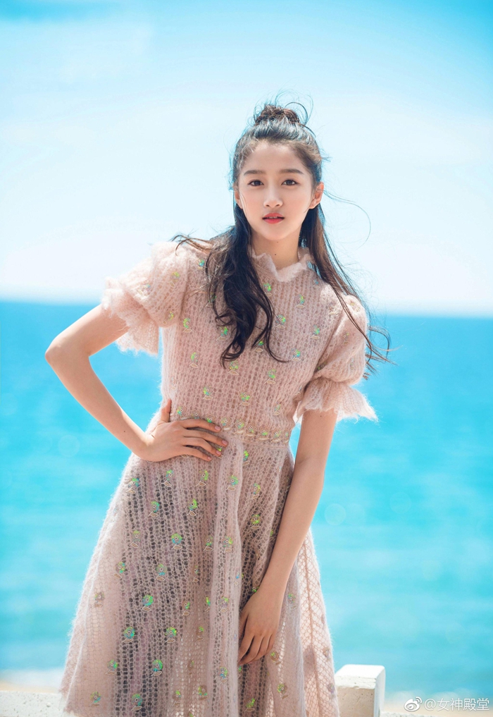 Actriz china Guan Xiaotong posa en Cannes3