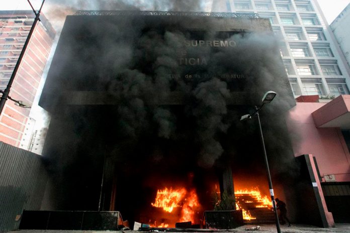 Incendio en la sede del Tribunal Supremo de Venezuela