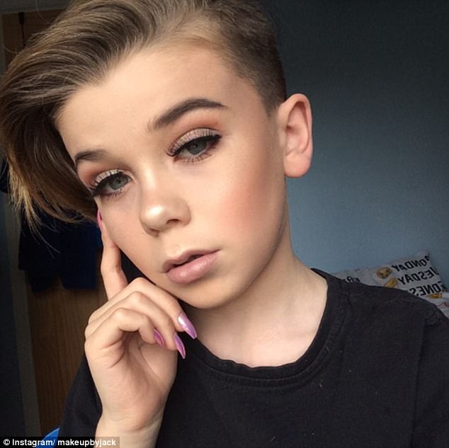 Niño de 10 años se vuelve famoso en Instagram por su maquillaje3