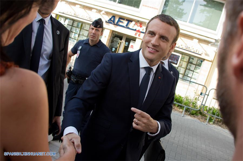 Partido de presidente francés gana mayoría parlamentaria