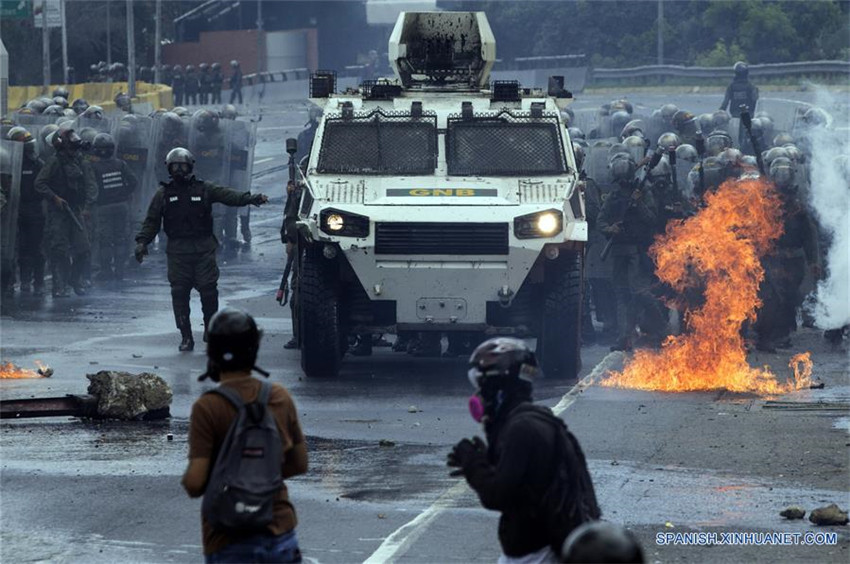 Sube a 75 el número de fallecidos durante manifestaciones en Venezuela
