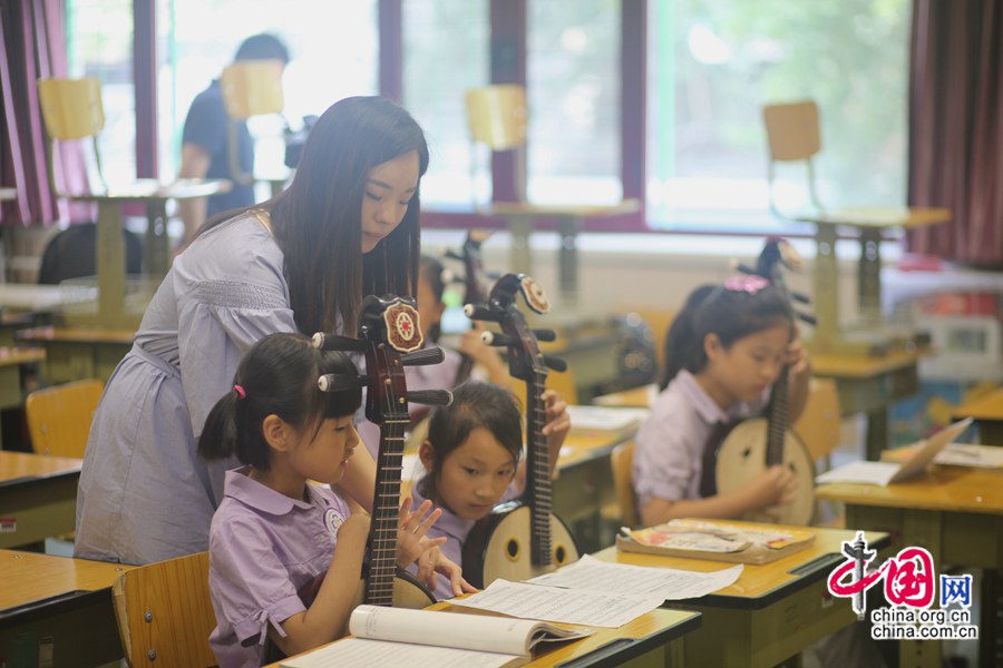 El futuro de la música folklórica china radica en los niños