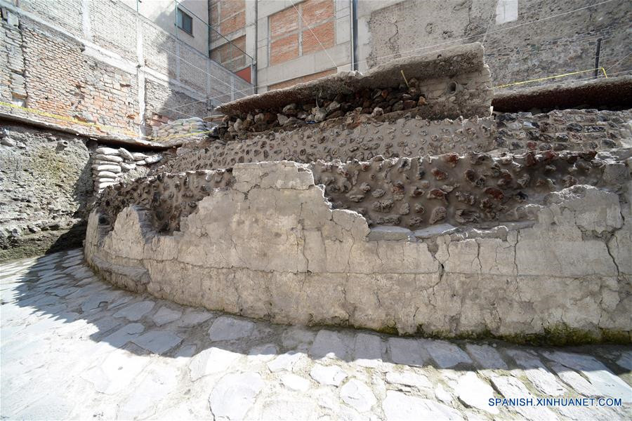 México: Restos del Templo de Ehécatl y la Cancha de Juego de Pelota
