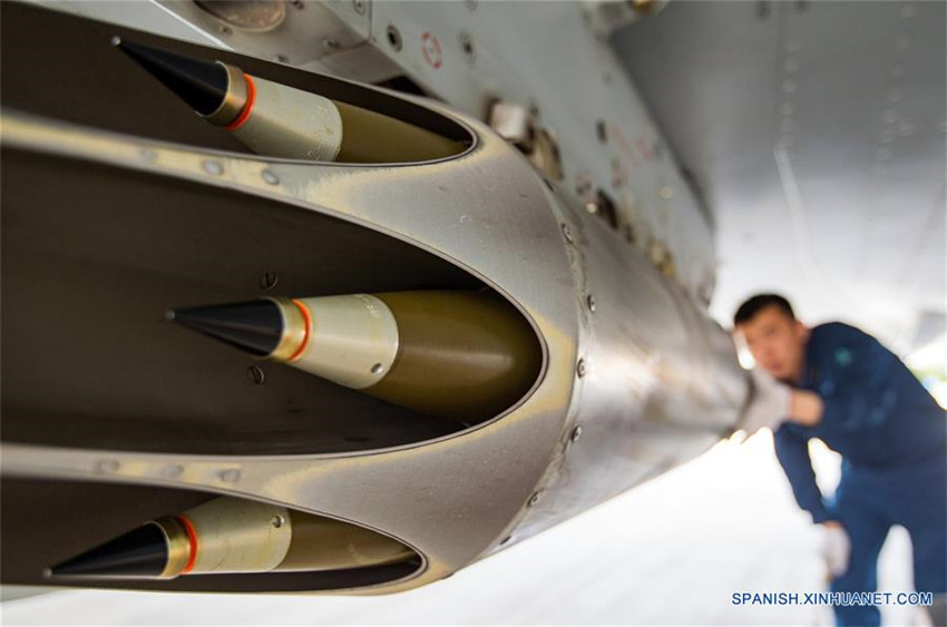 El avión de combate J-10B de China