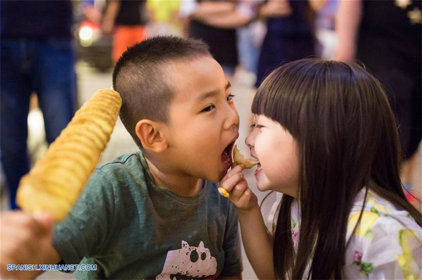 Calle de comida Tongshun Lane en Hohhot