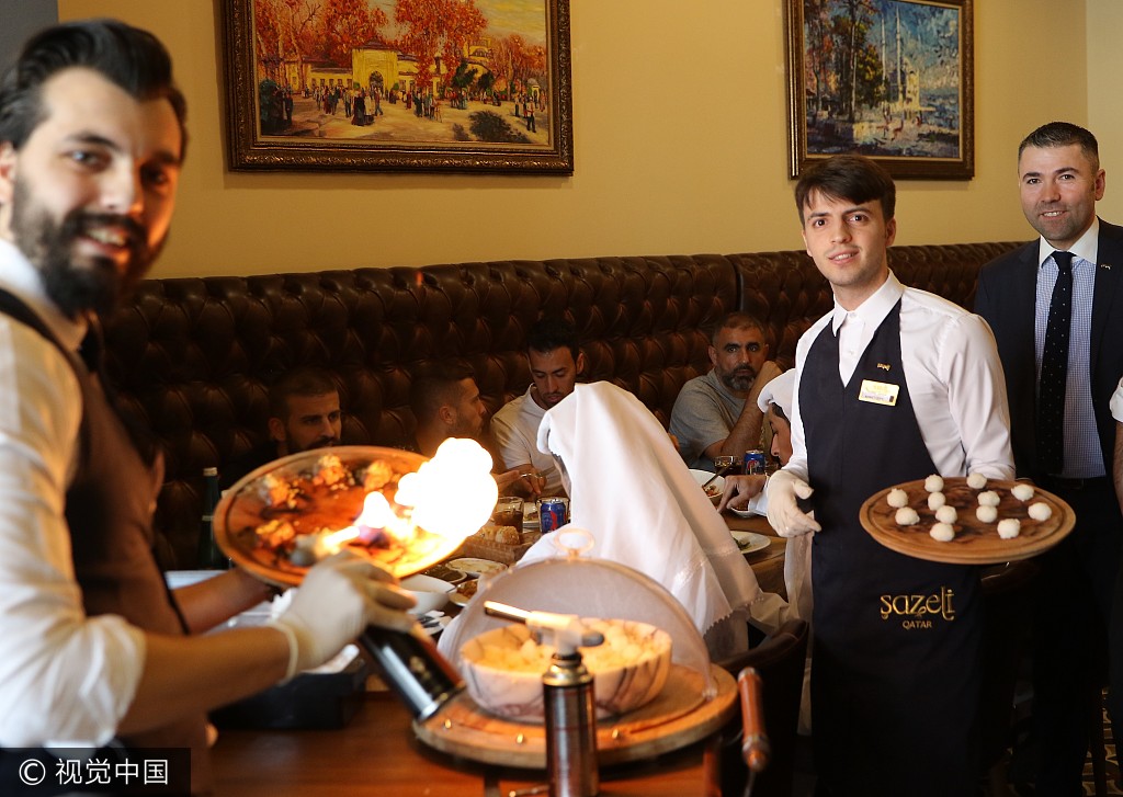 Jugadores del Barça disfrutan de gastronomía en Doha