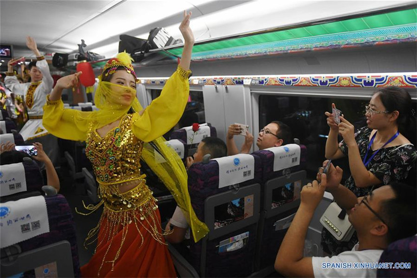 China inaugura nuevo ferrocarril sobre antigua ruta de la seda