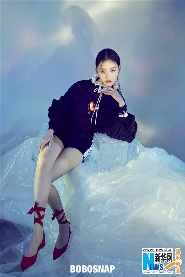 Actriz Lin Yun posa para Bobosnap