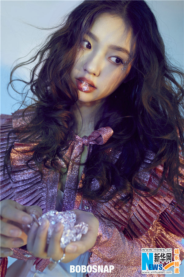 Actriz Lin Yun posa para Bobosnap