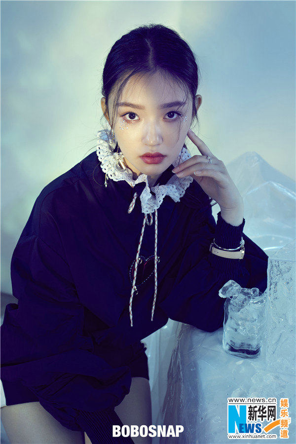 Actriz Lin Yun posa para Bobosnap