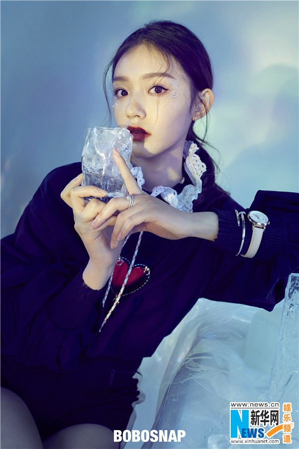 Actriz Lin Yun posa para Bobosnap