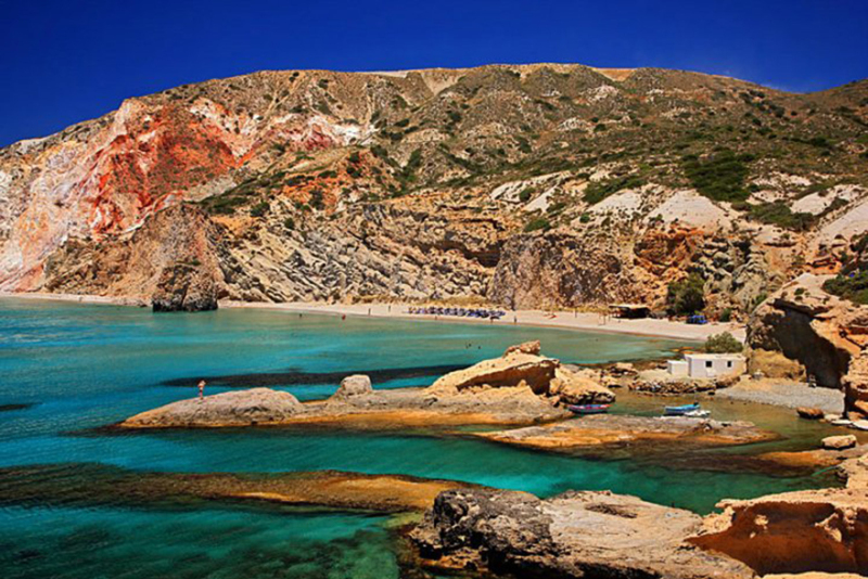 Milo, la isla mágica en el Mediterráneo