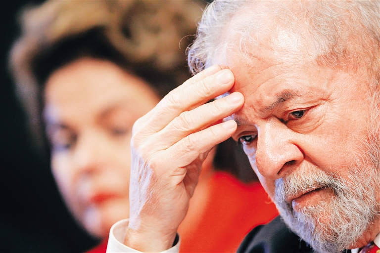 Banco Central de Brasil bloquea 192.000 dólares a ex presidente Lula da Silva